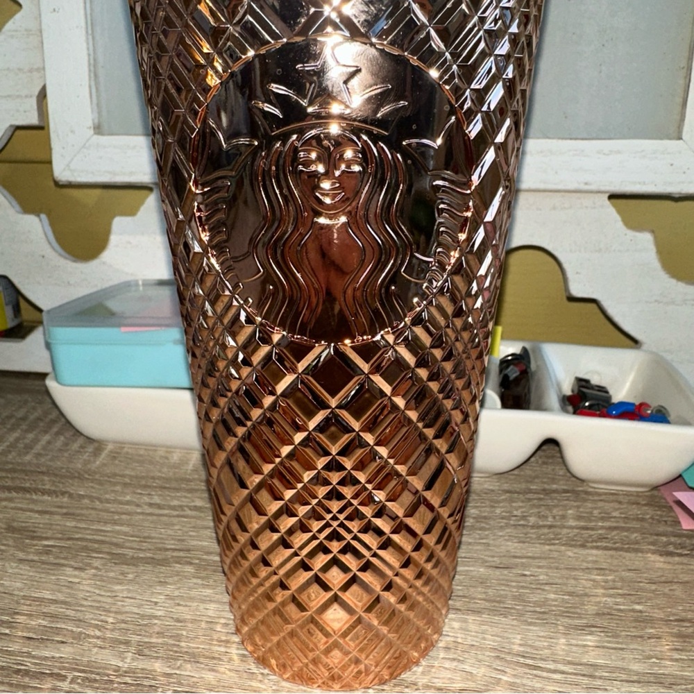 Starbucks Limited Edition Rose Gold Metallic Bling Plastic Cold Cup 24oz NWOT - Picture 2 of 9